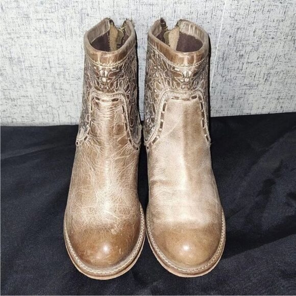 Corral Women's Taupe Laser-Cut Short Top Round Toe Boots Size 7 - Picture 3 of 14